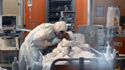 Los hospitales estadoundienses se preparan con respiradores y más camas para atender la ola de pacientes infectados con Covid 19 que se avecina en ese país./AFP.