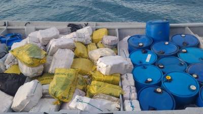 La lancha fue interceptada por miembros de la Fuerza Naval de Honduras.