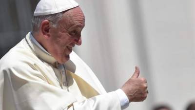 El papa Francisco durante la audiencia general en la plaza de San Pedro en el Vaticano, este miércoles. EFE