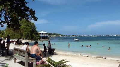 Utila, Guanaja y Roatán son las tres joyas espléndidas que se abren al turismo nacional y extranjero.