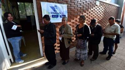 Los guatemaltecos llegaron desde tempranas horas a las urnas.