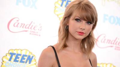 La hermosa Taylor Swift decidió tomar un descanso en el mar.