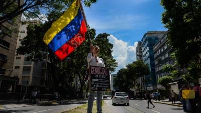 El sector salud es uno de los más golpeados por la crisis que sufre el país petrolero y repercute directamente en grupos vulnerables como los ancianos.