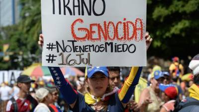 Los votantes también podrán sufragar el domingo “en 78 ciudades del mundo, tengan el pasaporte vencido o no”.