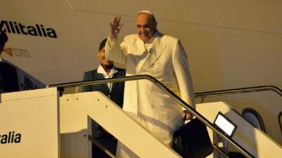 Francisco partió esta mañana rumbo a Sri Lanka, la primera parada de su viaje a Asia.