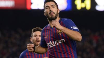 Real Madrid's French forward Karim Benzema celebrates after scoring during the Spanish league football match between Club Deportivo Leganes SAD and Real Madrid CF at the Estadio Municipal Butarque in Leganes on April 15, 2019. (Photo by PIERRE-PHILIPPE MARCOU / AFP)