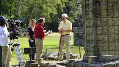 El reconocido arqueólogo hondureño, Ricardo Agurcia, exponiendo lo que posee Copán Ruinas.