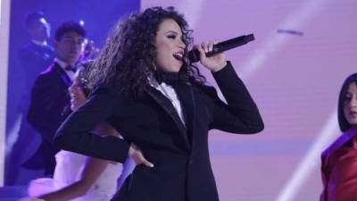 Angie Flores cantará junto con Ana Bárbara.