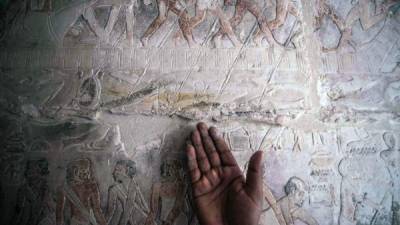 Las paredes y pasillos están pintadas con imágenes que ilustran escenas de la vida diaria del Antiguo Egipto.Foto.EFE.