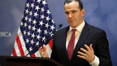 (FILES) In this file photo taken on November 6, 2016, Special Presidential Envoy for the Global Coalition to Counter ISIL, Brett McGurk, speaks during a press conference in Amman. - McGurk has resigned, a US State Department official said December 22, 2018. His resignation, effective December 31, comes just after US President Donald Trump abruptly ordered the withdrawal of US troops from Syria as well as the announcement that Defense Secretary Jim Mattis was quitting, citing key disagreements with the US president. Just last week McGurk said 'nobody is declaring a mission accomplished' in the battle against IS -- days before the president's stunning announcement of victory against the jihadist movement. (Photo by AHMAD ABDO / AFP)