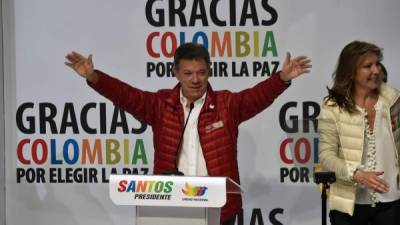 El presidente Juan Manuel Santos bajo en las encuestas en las últimas semanas.
