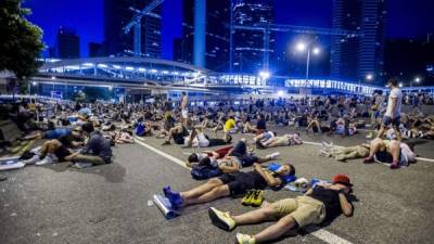 Cientos de manifestantes durmieron anoche en las calles de Hong Kong.