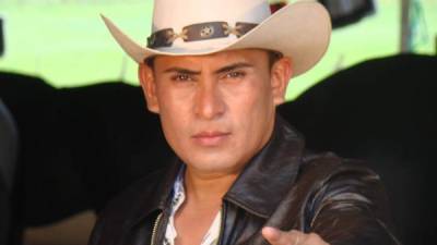 El cantante hondureño, Helmer Videz, es acusado de abusar sexualmente de una menor de edad.