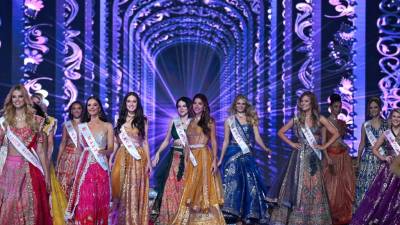 Las concursantes participan en la gran final del 71º certamen de Miss Mundo en el Centro Mundial de Convenciones Jio en Mumbai el 9 de marzo de 2024.