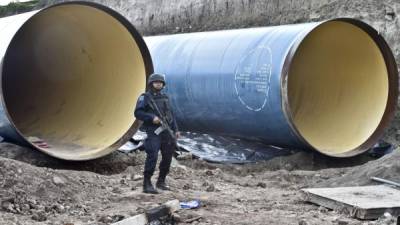 La policía mexicana mantuvo custodiadas las salidas de las tuberías cercanas al penal del Altiplano.