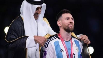 El ‘Bisht’ de Messi recibió una millonaria oferta por parte de un abogado de Omán.