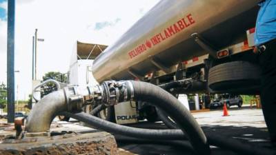 El 28 de noviembre el precio del crudo cayó en su nivel más bajo (50.29 dólares por barril.