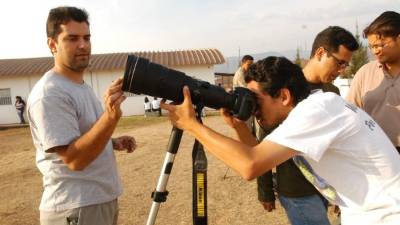 Hay un comité en el Observatorio Astronómico para atender al público.