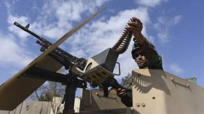 La ofensiva, que todavía está en marcha, comenzó anoche en el distrito de Nawa, donde murieron 42 insurgentes y otros 27 resultaron heridos. Foto EFE/Archivo