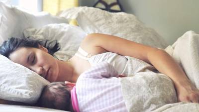 Los padres no deben dormir con sus hijos.