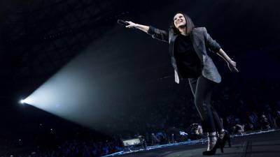 Titulado sencillamente “Laura Pausini World Tour”, la artista ofrecerá desde su primera parada en el estadio de Rimini once espectáculos en su país.