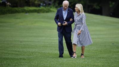 Biden y su esposa, Jill, viajaron la semana pasada a Carolina del Sur para pasar las vacaciones de verano de la familia presidencial.