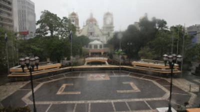 Los pronosticadores hacen un monitoreo constante del fenómeno climático.