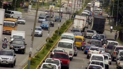 En San Pedro Sula circulan cerca de medio millón de vehículos diarios con el parque flotante.