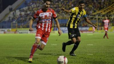 Marcelo Canales debutó el pasado sábado con el Vida en la derrota de 1-0 encajada ante Real España.