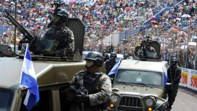 Los miembros de la Policía Militar hicieron un impresionante despliegue durante el desfile en honor al Día del Soldado Hondureño.