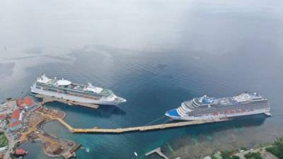El OC Riviera fue el crucero que estrenó el nuevo muelle en el Puerto de Roatán.