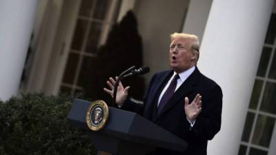 Trump volvió a arremeter contra el sistema judicial estadounidense por bloquear sus políticas contra migrantes./AFP.