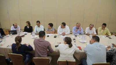 Los miembros de la comisión se reunieron con el equipo periodístico de Diario LA PRENSA para abordar a fondo la depuración de la Policía.