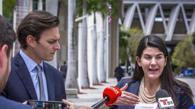 La abogada de Díaz Guillén, Marissel Descalzo, afirmó que los 136 millones de dólares exigidos por EEUU en ningún caso “se robaron al pueblo de Venezuela”.