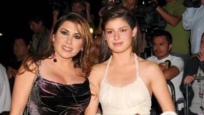 Foto de archivo de Dulce y su hija hace muchos años.