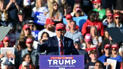 Trump realizó su primer gran mitin en Nueva Jersey culpando a Biden de la alta inflación, la inseguridad y los problemas que afectan a EEUU.