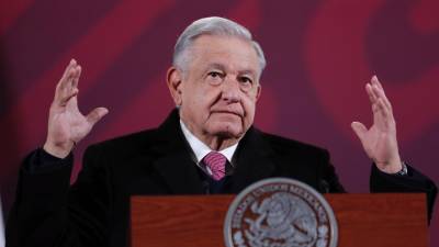 El presidente de México, Andrés Manuel López Obrador, habla durante una rueda de prensa.