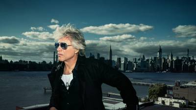 Jon Bon Jovi, el vocalista del grupo Bon Jovi, admite que el 'rock and roll' ha quedado desierto en los últimos tiempos, en una entrevista con EFE para presentar 'Forever', el disco conmemorativo de los 40 años de la banda estadounidense.