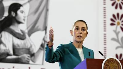 La presidenta de México, Claudia Sheinbaum, durante su conferencia de prensa matutina este lunes, en Palacio Nacional de la Ciudad de México (México).