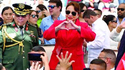 Xiomara Castro, presidenta de Honduras, en el Estadio Nacional.