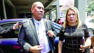 <b>Los abogados Juan Carlos Sánchez y Ritza Antúnez.</b>