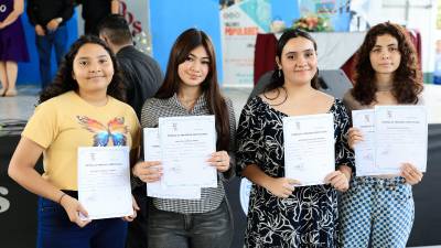 Kathy Padilla, Yensi Ramos, Katia Cárcamo y Rosa May