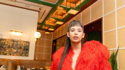 Peluso publicó este jueves que 'Grasa', su álbum más teatral, se presenta como una forma de expresar sus raíces dramáticas y un relato brutalmente honesto de los aspectos más íntimos de su vida.