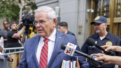 El exsenador demócrata, Bob Menéndez, renunció a su cargo tras ser declarado culpable por corrupción.