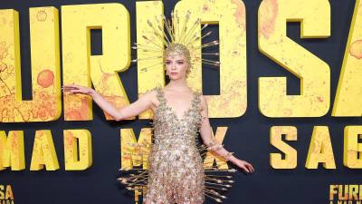 Anya Taylor-Joy sorprendió a todos con este vestido de púas en el estreno de “Furiosa”.