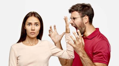 La manera positiva de ver las discusiones es entenderlas como el intento torpe de seres humanos que arrastran una historia cultural, emocional y lingüística.