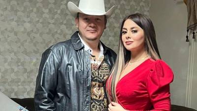 El vocalista de la banda de música regional “H Norteña” fue asesinado cuando se conducía con su esposa y sus dos hijos en un vehículo en el kilómetro 176 de la carretera Parral-Chihuahua, de México.