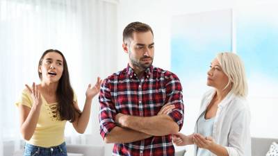 Tener armonía con su suegra le ayudará a tener una relación de pareja más solida y duradera, en cambio, los problemas con la madre de su novio o esposo pueden afectar su salud mental y acabar con su felicidad.