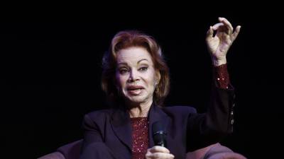 La cantante Paloma San Basilio interviene en la presentación de la próxima edición de Universal Music Festival que tendrá lugar en los meses de verano en el Teatro Albéniz este lunes en Madrid.