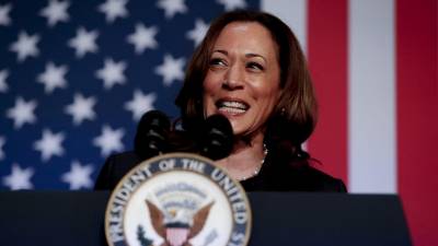Kamala Harris se ha mantenido en campaña ante la ausencia de Biden por covid 19 y es una de las favoritas para la candidatura demócrata.